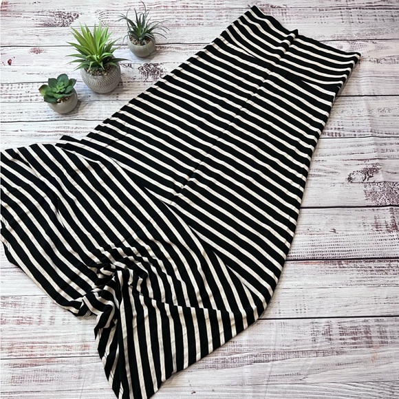 Striped Maxi Skirt - Picture 4 of 7